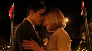 44. Świat w ogniu: Początki; RT - 83%