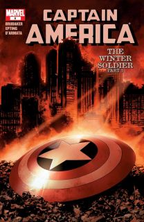 13. Kapitan Ameryka: Zimowy Żołnierz (2005; Ed Brubaker, Steve Epting) – choć de facto wchodzi ona w skład tego samego runu, co „Śmierć Kapitana Ameryki”, na naszej liście postanowiliśmy ją jednak wyróżnić jako osobne dzieło. Wszystko przez przeniesienie fabularnego środka ciężkości na postać Bucky’ego Barnesa. Jego mitologia została umiejętnie wpleciona w konwencję thrilleru politycznego, przyprawionego jeszcze solidnymi dawkami mrocznej tonacji.