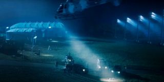 W dodatku portal, z którego spada Rambeau, może świadczyć o tym, że Wanda wcale nie przeobraziła całego świata, a jedynie ten wokół miasteczka Westview. Prawdopodobnie dlatego w innym ujęciu zwiastuna widzimy amerykańskie wojsko, stacjonujące przy czymś, co jawi się jak granica pomiędzy dwoma rzeczywistościami. Nie jest wykluczone, że podobnie jak choćby w filmie „Anihilacja” wytwór umysłu Wandy zaczyna stopniowo się rozrastać.