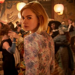 2. Lily James; kurs: +500