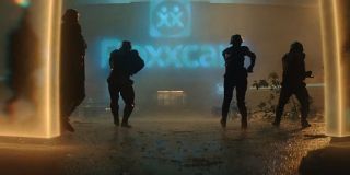 Jedna z kolejnych sekwencji rozgrywa się w supermarkecie o nazwie „Roxxcart”. Najprawdopodobniej należy ona do jednej z największych globalnych korporacji, Roxxon, znanej już z filmów o Iron Manie i kilku seriali opartych na komiksach Marvela – przypomnijmy, że najczęściej jest ona przedstawiana jako organizacja walcząca z herosami i dążąca do przejęcia pełnej władzy nad światem. Nie możemy wykluczyć, że to właśnie w tym supermarkecie Loki będzie musiał zrealizować jedną ze swoich misji dla TVA.