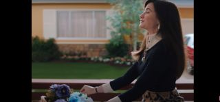 Scena pokazująca Agness na rowerze kojarzy się z jedną z sekwencji z „Czarnoksiężnika z Oz” – w filmie Zła Czarownica również przemieszczała się za pomocą roweru. Może to być kolejna sugestia, że postać Hahn jest w rzeczywistości Agathą Harkness.