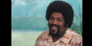 Postać grana przez Hahn pojawia się w kilku scenach trailera – w jednej z nich towarzyszy jej tajemniczy mężczyzna, przedstawiony w napisach jako „Herb”. Być może jest to nawiązanie do komiksowego Herberta Wyndhama aka High Evolutionary, niezwykle potężnego, nieśmiertelnego złoczyńcy, który miał wpływ na genezę Scarlet Witch i Quicksilvera w komiksach. Seria „Uncanny Avengers” z 2015 roku pokazała bowiem, że bohaterowie powstali w wyniku eksperymentów High Evolutionary, który zdradzał oznaki obsesji na punkcie genetycznego doskonalenia rasy ludzkiej.