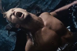 Z drugiej strony nie możemy wykluczyć, że trzy postacie na naszyjniku to podchodzące z mitologii nordyckiej Norny, odpowiednik greckich Mojr, boginie przeznaczenia przędące sieć ludzkiego życia. Znamy je już z MCU – w filmie „Avengers: Czas Ultrona” przemawiały przez Thora, gdy ten doświadczał związanej z Kamieniami Nieskończoności wizji. Pojawiają się teorie, że Agnes może być kimś w rodzaju agentki Norn. 