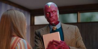 Vision w rozmowie z Wandą używa słynnego cytatu ze sztuki „Jak wam się podoba” Williama Szekspira, który może nawiązywać do tego, co dzieje się w Westview: „Cały świat to scena, a wszyscy ludzie to tylko aktorzy”. Trzeba dodać, że rozwinięciem tego zdania w oryginale jest: „Każdy z nich wchodzi na scenę i znika”. 