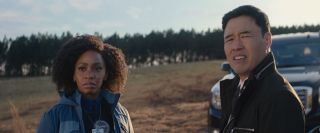 Agent FBI Jimmy Woo to postać, którą znamy już z Kinowego Uniwersum Marvela. Mogliśmy go zobaczyć w filmie „Ant-Man i Osa”, w którym prowadził sprawę skazanego na domowy areszt Scotta Langa. Wbrew wcześniejszym spekulacjom Woo w międzyczasie nie przeniósł się do S.W.O.R.D. 