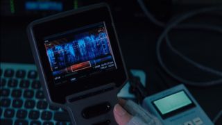 To właśnie Darcy odkrywa w Westview olbrzymie skoki mikrofalowego promieniowania tła znanego też jako CMB bądź promieniowanie reliktowe. Uznaje się je za „echo” Wielkiego Wybuchu, a w starych odbiornikach telewizyjnych mogliśmy je nawet „zobaczyć”, ustawiając częstotliwość na tę pomiędzy kolejnymi kanałami. Co ciekawe, to właśnie promieniowanie reliktowe powiązane jest ze sposobem, w jaki komiksowa Fantastyczna Czwórka weszła w posiadanie swoich mocy. Spekuluje się, że wydarzenia w Westview mogłyby doprowadzić do powstania Pierwszej Rodziny Marvela. 