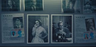 Prawdziwie imię i nazwisko Herba to John Collins, a pani Hart – Sharon Davis. John Collins i Sharon Davis to pracownicy kierownictwa artystycznego “WandaVision”. 