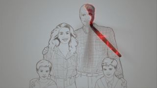 W 5. odcinku znalazło się kilka zapożyczeń z elementów typowych dla amerykańskich sitcomów z lat 80., głównie takich jak „Dzieciaki, kłopoty i my” (wystrój głównego pomieszczenia), „Family Ties” (rysowanie bohaterów w scenie otwierającej i niezrozumiałe z punktu widzenia widza, ekspresowe dojrzewanie dzieci), „Pełna chata” (biegnąca rodzina w czołówce; pamiętajmy, że w tej produkcji grały także bliźniaczki Olsen, siostry Elizabeth) i „Zdrówko” (stare zdjęcie Westview w sekwencji otwierającej). 