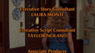 Napisy, które pojawiają się w trakcie pierwszej kłótni Wandy i Visiona, pokazują imiona i nazwiska osób, które w prawdziwym świecie odpowiadają za powstanie „WandaVision”. 