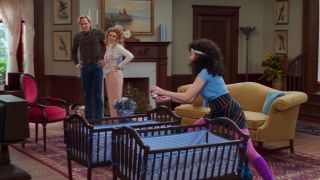 W domu Wandy i Visiona znajduje się kilka figurek i obrazów przedstawiających zwierzęta – tygrysa, niedźwiedzia, pawia czy żyrafę. To najprawdopodobniej nawiązanie do komiksowej serii „New Men”, w której pokazano nową rasę zwierząt zmodyfikowanych przez złoczyńcę znanego jako High Evolutionary. Znajdowały się one m.in. w laboratorium, w której eksperymentom poddawano także Wandę. 