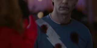 Wanda widzi przez chwilę podziurawione kulami ciało Pietro – scena ta nawiązuje do śmierci Quciksilvera w filmie „Czas Ultrona”. Warto zauważyć, że w komiksie „Doctor Strange #503” Najwyższy Mag, tłumacząc działania Wandy, stwierdził, że „rzeczywistość zaczęła kontrolować ją. Wyobrażenia stały się wrogiem. Cała jej konstrukcja znika”.