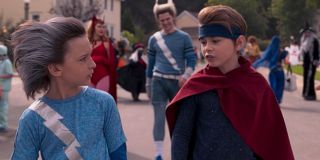 Billy i Tommy również pokazują się w strojach znanych z komiksów, w których obaj działali później jako odpowiednio Wiccan i Speed, prominentni członkowie Young Avengers – pierwszy z nich posiadał magiczne moce, drugi natomiast był sprinterem (to właśnie dlatego kostium Tommy’ego wzorowany jest na tym, którego używał jego wujek, Pietro).