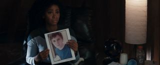 Wygląda na to, że Agatha wybrała Ralpha jako swoją ofiarę nieprzypadkowo; z jego zdjęć możemy wnioskować, że był on wcześniej początkującym aktorem.