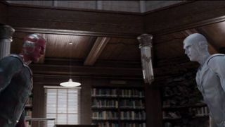 Nie jest jasne, dokąd udał się biały Vision – jeśli jest teraz tym „prawdziwym”, nie wiemy, dlaczego nie pomógł Wandzie. Z kolei jeśli wciąż znajduje się w nim złowroga cząstka, teoretycznie powinien dążyć do wykonania zadania i unicestwienia prawdziwego Visiona, czyli samego siebie.