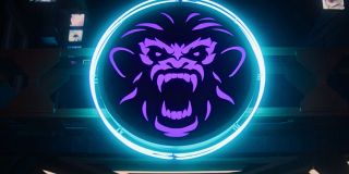 W Madripoorze na jednym z logo i na kurtkach zabójców pojawia się twarz małpy. To najprawdopodobniej nawiązanie do znanego z komiksów złoczyńcy o pseudonimie Hit-Monkey, uznanego za jednego z najgroźniejszych zabójców. Nie jest wykluczone, że w świecie MCU Hit-Monkeys to po prostu gang. 