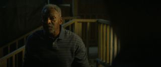 W trakcie rozmowy Isaiaha i Sama pojawia się nawiązanie do znanej z prawdziwego świata eskadry myśliwców 332d. Jednostka ta stacjonowała pierwotnie w mieście w Tuskegee, w którym dochodziło przez lata do eksperymentów na czarnoskórych. 