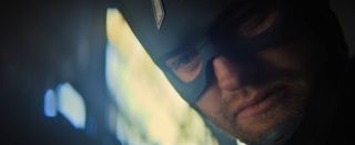 Walker słyszy w głowie głos zmarłego Lemara Hoskinsa. W komiksach „rozmawiał” on ze zdjęciami rodziców po ich śmierci w taki sposób, jakby ci dalej żyli. 