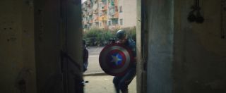 Walker w trakcie działania używa pistoletu. W 1944 roku zadebiutował serial „Captain America”, w którym tytułowy bohater także korzystał z broni. Co ciekawe, był nim wówczas nie Steve Rogers, a prokurator okręgowy Grant Gardner, który po pracy zakładał strój superbohatera.