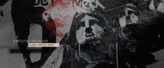W trakcie napisów widzimy fragment Pomnika Wolności z Rygi. Dziś znajduje się on na placu Wolności, który w czasach radzieckim nazywał się placem Stalina.
