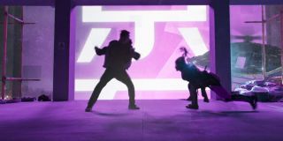 W tej sekwencji Shang-Chi mierzy się z Death Dealerem – w sieci pojawiły się głosy, że ich pojedynek może odbywać się w znanym już z serialu „Falcon i Zimowy żołnierz” Madripoorze, o czym świadczyłaby kolorystyka miejsca i liczne neony. 