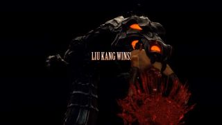 Jeszcze jedno Fatality, które można zestawić obok tych Sub-Zero i Skorpiona jako prawdziwą wizytówkę serii. Mowa oczywiście o Liu Kangu zamieniającym się w smoka i pożerającym oponenta.