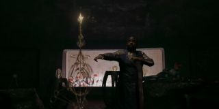 Brian Tyree Henry gra Phastosa, wybitnego wynalazcę i naukowca. Najprawdopodobniej będzie on działał w ukryciu przed innymi Przedwiecznymi, pomagając ludziom w rozwoju technologicznym – ten fakt sugerują zestawy zabawek promocyjnych. Trudno ocenić, czy kosmiczna energia, którą manipuluje bohater, jest tożsama z tą widoczną na kostiumie Theny.