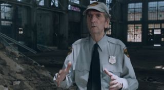 Harry Dean Stanton - strażnik w filmie "Avengers"