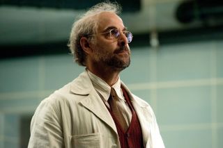 Stanley Tucci (Abraham Erskine)