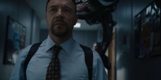 Stephen Graham wcieli się w rolę detektywa Pata Mulligana, który, podobnie jak Brock, będzie próbował odnaleźć ciała innych ofiar Kasady’ego. Warto zauważyć, że Mulligan w komiksach był gospodarzem symbionta znanego jako Toxin, uznawanego za wnuka Venoma. 