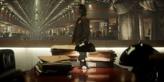 W tle sceny, w której Loki udaje się do archiwum TVA, widzimy liczbę „372”. W zeszycie „The Mighty Thor #372” z 1986 roku kluczową rolę odegrał agent TVA, Justine Peace, który na poziomie charakterologicznym budzi wyraźne skojarzenia z serialową Łowczynią B-15. 