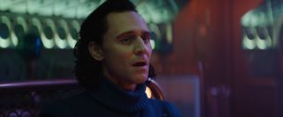 3. odcinek serialu oficjalnie potwierdza biseksualność Lokiego; dowiadujemy się o niej z jego rozmowy z Sylvie. W ten sam sposób antybohater jest przedstawiany w komiksach, m.in. w serii „Agent of Asgard” ze scenariuszem Ala Ewinga. 