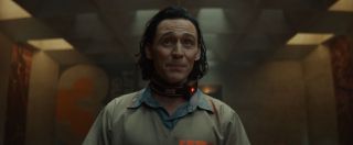 Linia obrony Lokiego mogłaby polegać na tym, że w rzeczywistości przejął on Tesserakt, który wpadł mu pod nogi wskutek słynnego „przekrętu czasowego” Avengersów z „Końca gry”. Wygląda jednak na to, że działania Mścicieli, jak również cofanie się Steve’a Rogersa do przeszłości i pozostawanie dawnej wersji Gamory w obecnej linii czasowej, zostały zaakceptowane przez Time Keepers i wchodzą w skład tzw. świętej linii czasu – kradzież Tesseraktu już nie. 