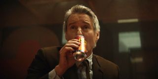 Mobius lubi produkowany przez koncern Pepsi napój Josta, jeden z pierwszych energy drinków, który odniósł sukces na amerykańskim rynku – największą popularnością cieszył się on w połowie lat 90. XX wieku. W 1999 roku zadecydowano o zaprzestaniu produkcji; co ciekawe, później powstała nawet internetowa inicjatywa „Save Josta”. 