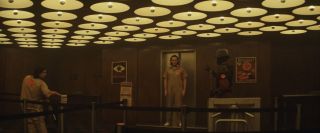 Skrupulatne przywiązanie pracowników TVA do posiadania biletu może przywodzić na myśl słynną scenę z „biletami do kontroli” z filmu „Indiana Jones i ostatnia krucjata”. 