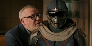 Po wydobyciu informacji od Drejkowa na temat programu Czarnych Wdów Natasza „dziękuje mu za współpracę”. Dokładnie tych samych słów użyła w finale rozmowy z uwięzionym Lokim w filmie „Avengers”.
