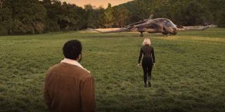 Mason przekazuje Nataszy słynny quinjet Avengers. Wiele wskazuje na to, że Romanow wyruszyła w nim w kierunku więzienia Raft, by uratować przetrzymywanych tam Ant-Mana, Hawkeye’a, Falcona i Scarlet Witch. Porwanie quinjetu może też tłumaczyć, dlaczego Tony Stark w filmie „Spider-Man: Homecoming” zdecydował się powierzyć Happy’emu Hoganowi zadanie sprawowania kontroli nad jego własnością i sprzedaż wielu aktywów.