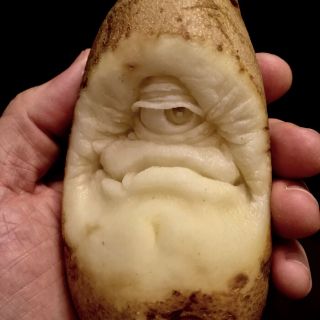 Popkulturowe rzeźby z warzyw i owoców