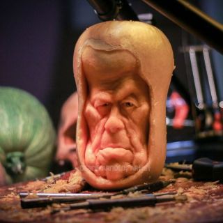 Popkulturowe rzeźby z warzyw i owoców