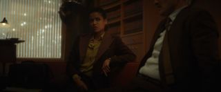 Nie jest wykluczone, że rozmowa Ravonny i Mobiusa jest swoistym testem – jeśli odpowiedzi Mobiusa wskazują na uzyskiwanie przez niego świadomości, Renslayer decyduje się go wymazać i zastąpić nową wersją. Zwróćmy uwagę, że tym razem ma on dostąpić zaszczytu spotkania ze Strażnikami Czasu, a w 2. odcinku nie jest w stanie skojarzyć, iż sam doprowadził do powstania śladów zostawionych przez szklankę. 