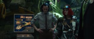 W kryjówce Lokich znajduje się również automat do gier Space Mission. W prawdziwym świecie istnieje wyłącznie gra planszowa Space Mission.