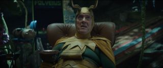 Klasyczny Loki zdradza, że postanowił ukryć się na odległej planecie - powrócił z niej dopiero wtedy, gdy chciał sprawdzić, co dzieje się z Thorem. Cała opowieść przywodzi na myśl komiksową genezę Kid Lokiego, który zobaczył wersję samego siebie z przyszłości i postanowił odmienić swoje życie. Początkowo również próbował pozostawać w izolacji, lecz później doszedł do wniosku, że najlepszą drogą do zyskania zaufania Thora są szlachetne czyny.