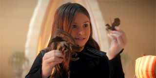 W rolę młodej Sylvie wcieliła się Cailey Fleming, aktorka, którą zobaczyliśmy już m.in. w serialu „The Walking Dead” i filmie „Przebudzenie Mocy”. 