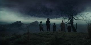 Gdy warianty Lokiego i Mobius przygotowują się do walki z Aliothem, w lewej części ekranu widzimy statek kosmiczny. Najprawdopodobniej jest to należący do Ronana Oskarżyciela Dark Aster, pojazd pokazany już w pierwszej części „Strażników Galaktyki”, który został ostatecznie zniszczony w trakcie bitwy o Xandar.