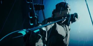 W tej samej sekwencji widzimy mierzącego z łuku Hawkeye’a – nawiązuje to do sceny z filmu „Thor”, w której był on gotowy wypuścić strzałę w kierunku protagonisty.