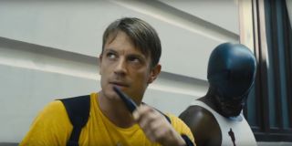 Waller wspomina, że Rick Flag i Bloodsport zabili dyktatora Avrala Kaddama w znanym z komiksów państwie Qurac. Co ciekawe, w pierwszej serii Johna Ostrandera o Suicide Squad Jotunheim było osadzone nie w Corto Maltese, ale właśnie w Quracu.