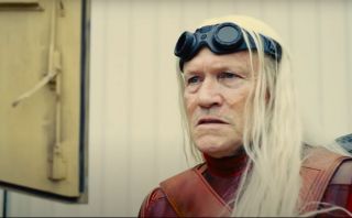 Przedstawiony początkowo jako prawdziwy twardziel Savant koniec końców okazuje się tchórzem. W komiksach rozgrywających się po erze New 52 postać tę przedstawiano podobnie – gdy członkowie Suicide Squad byli torturowani, to właśnie Savant jako pierwszy zdradzał wszystkie tajemnice grupy.