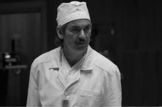 Paul Ritter (1966-2021) – aktor znany z serialu Czarnobyl zmarł 5 kwietnia 2021 roku. 