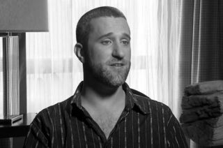 Dustin Diamond (1977-2021) – aktor znany z serialu Byle do dzwonka zmarł 1 lutego 2021 roku.