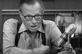 Larry King (1933-2021) – dziennikarz, który stał się ikoną i legendą telewizji zmarł 23 stycznia 2021 roku.